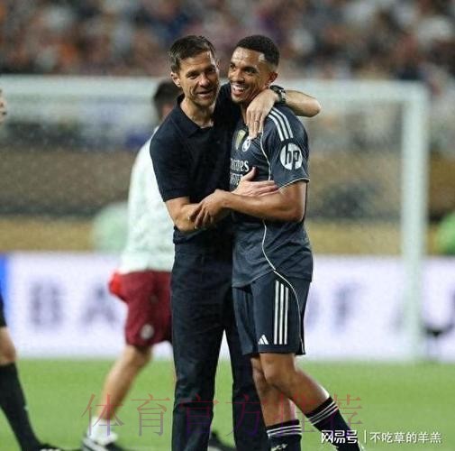 阿隆索与多名皇马球员沟通 表示愿调整战术风格 阿隆索与多名皇马球员沟通 表示愿调整战术风格